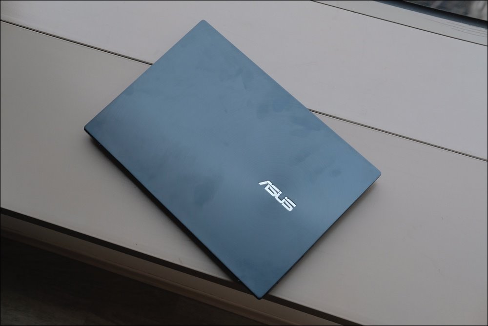 Asus Zenbook Pro Duo 